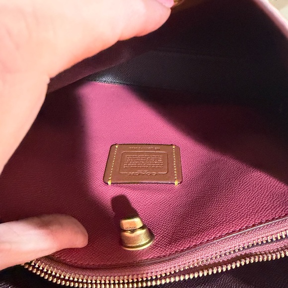 Coach Turnlock Small Town Bucket Crossbody - Picture 9 of 11